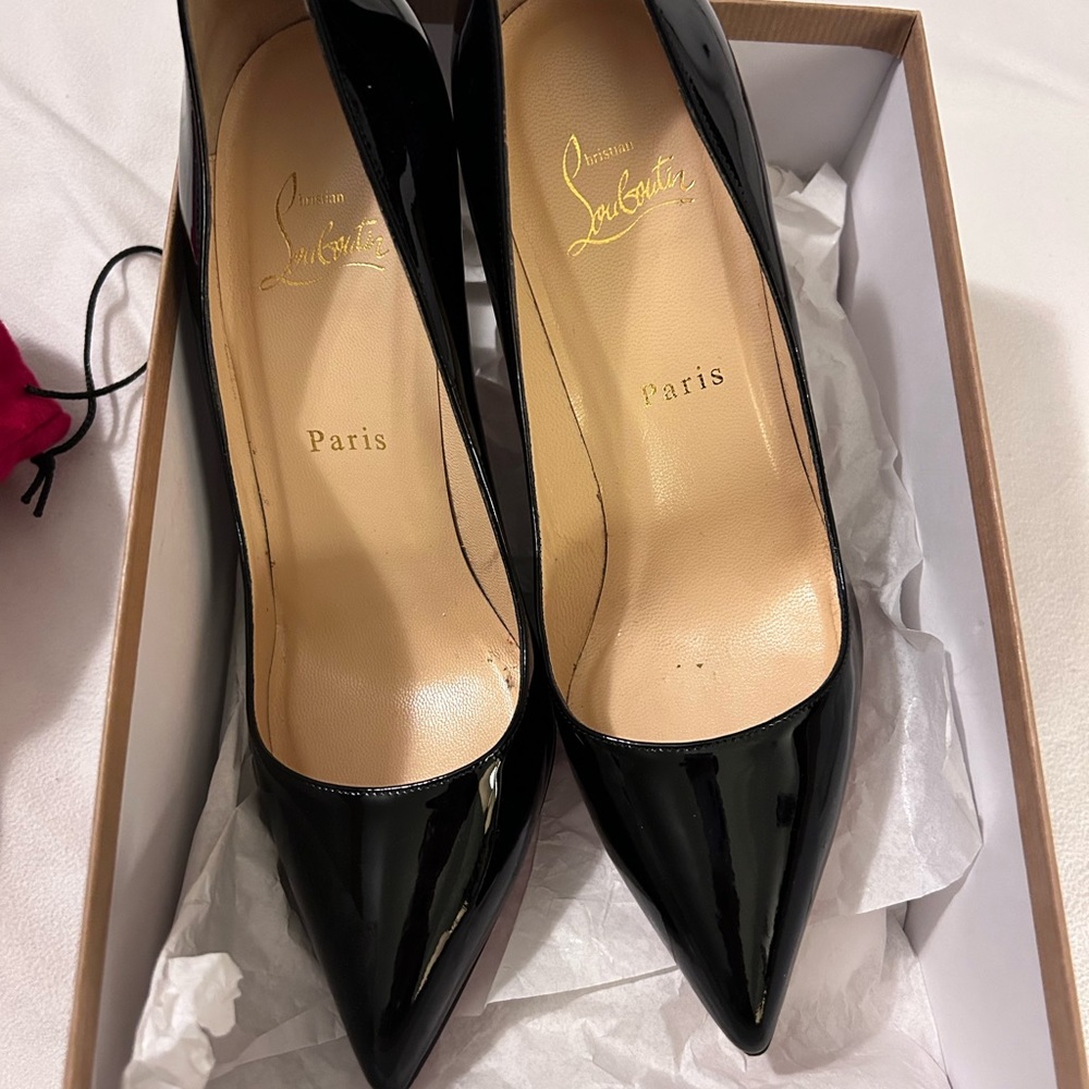 Christian LouBoutin Pigalle 100 Patent Calf black iconic shoe. Size 38.5